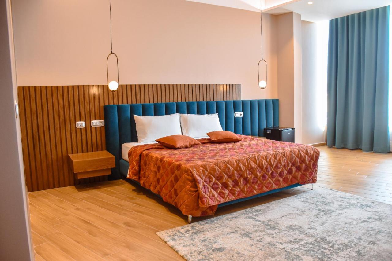 Coco Hotell Tiranë Eksteriør bilde